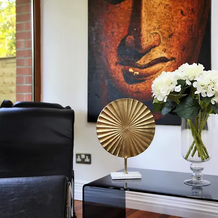 Large & Magnificent House In Landscaped Gardens